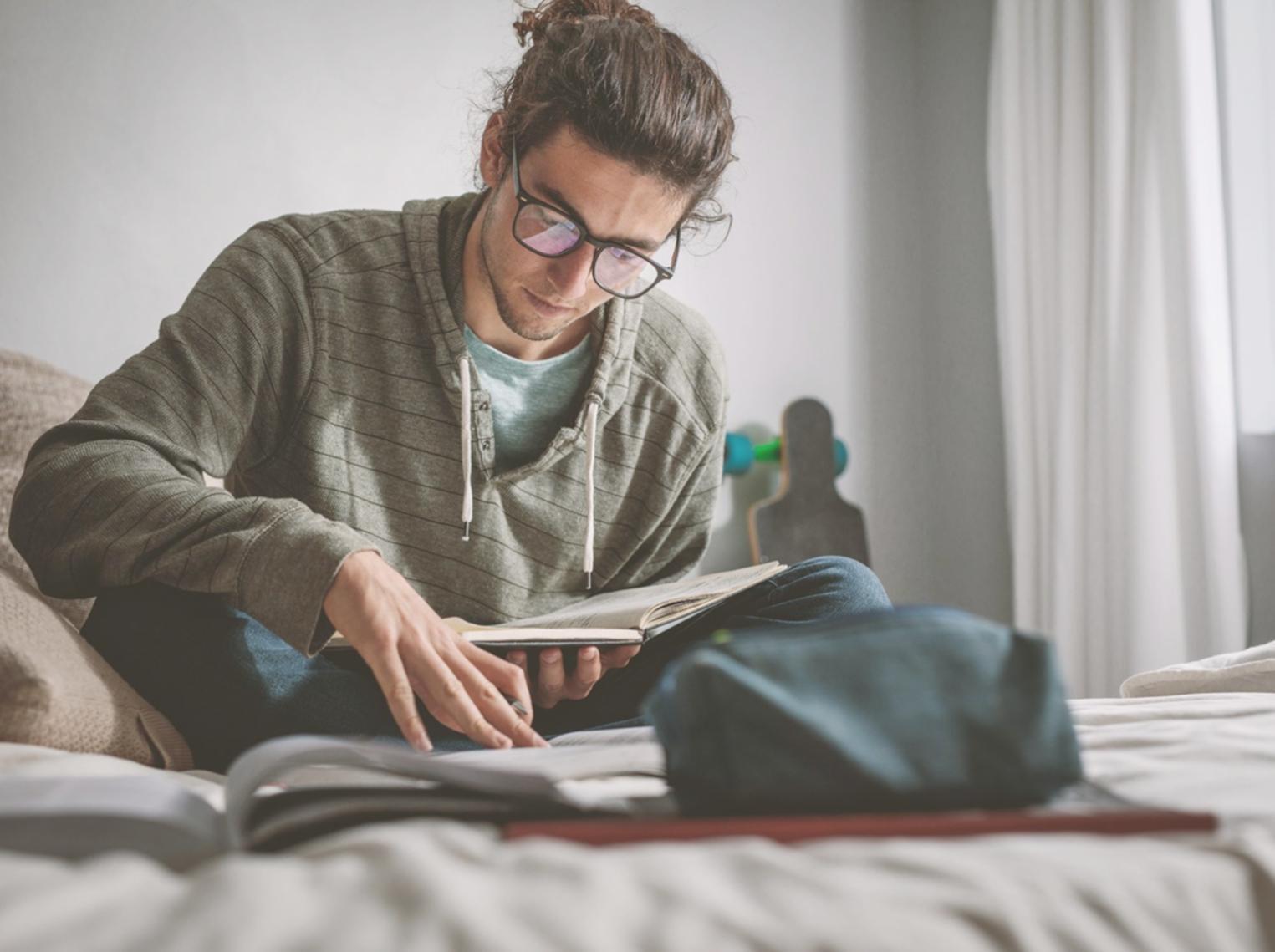 Moderne Lernplattform mit interaktiven Modulen und Fortschrittstracking